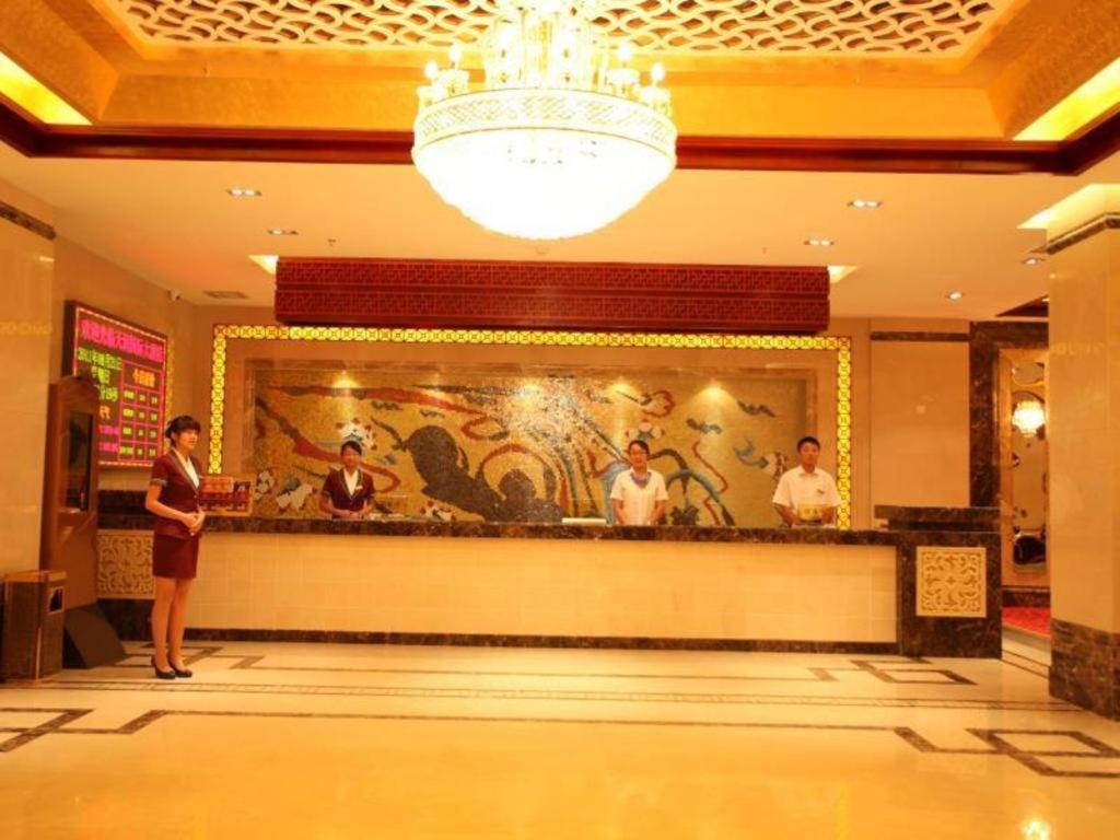 Dunhuang Tianrun International Hotel Exterior photo