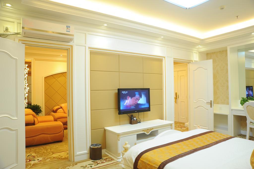 Dunhuang Tianrun International Hotel Room photo