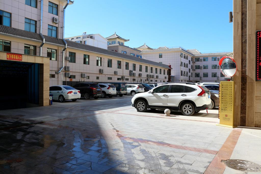 Dunhuang Tianrun International Hotel Exterior photo